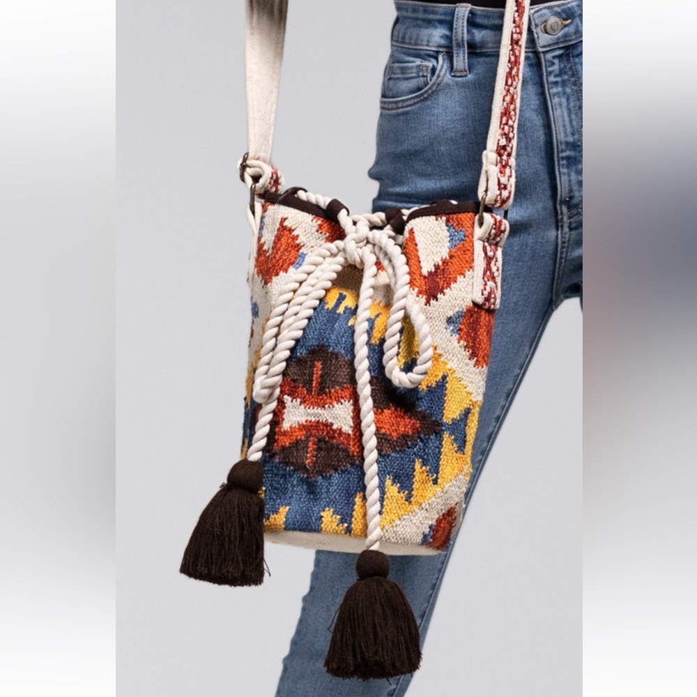🌟SALE🌟Handwoven Nouveau Bucket Bag